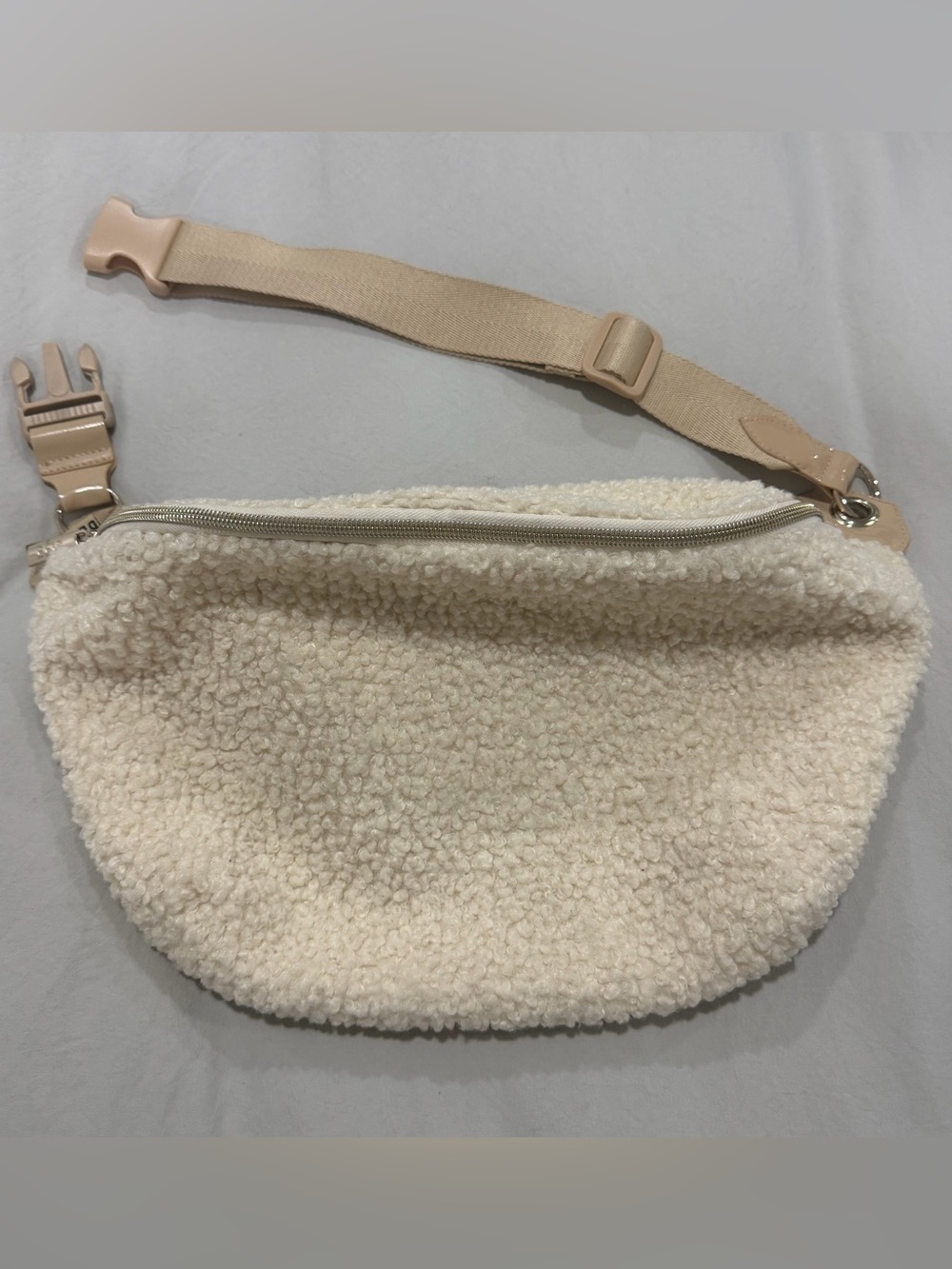 BEIS The Fanny Pack Faux Shearling Belt Bag Cream Beige Sherpa Crossbody Teddy
